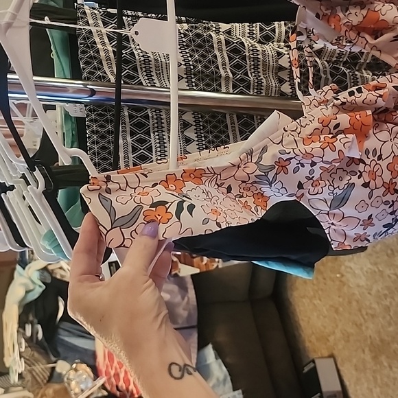 Bathing suit - Picture 4 of 4